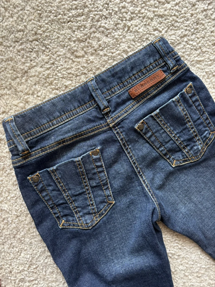 Rifle Burberry, vel. 114